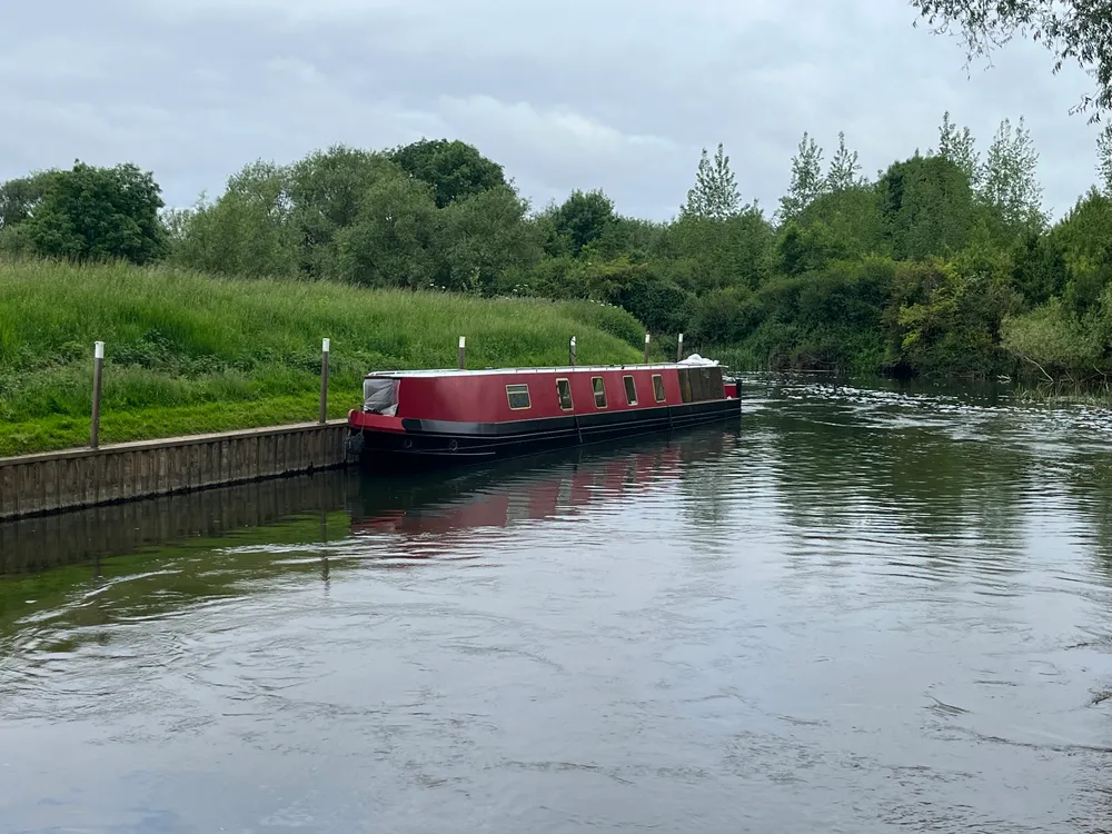 avon-boat-at-lock.jpeg