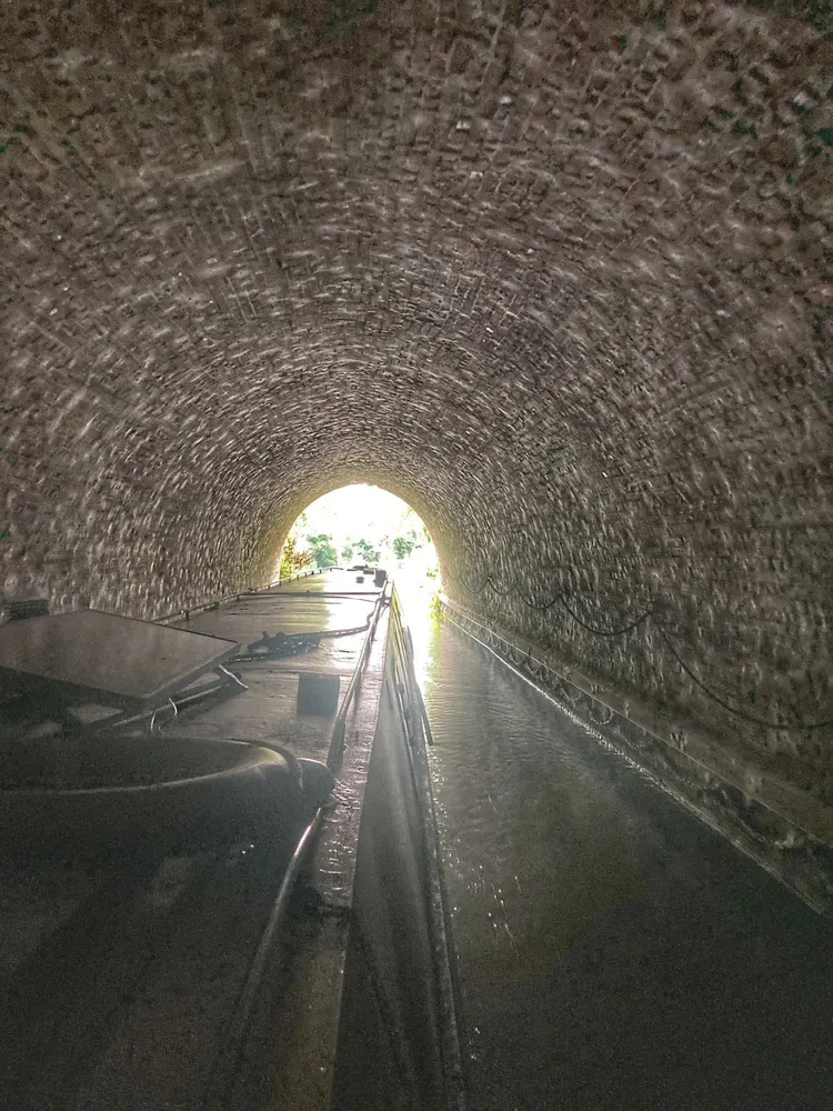 Lighting a tunnel